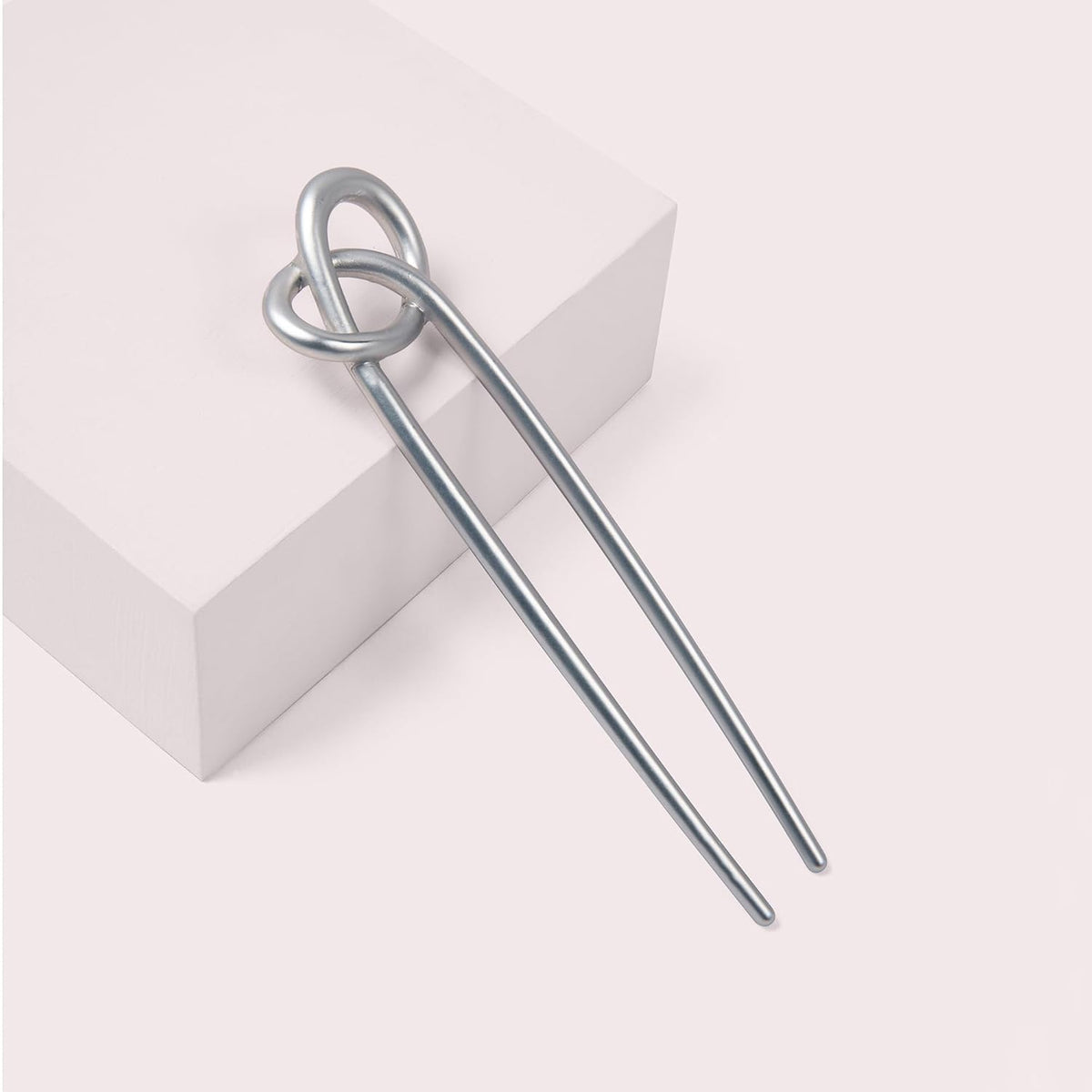 The Hair Edit Gold Claw Clip and Chignon Pin Set