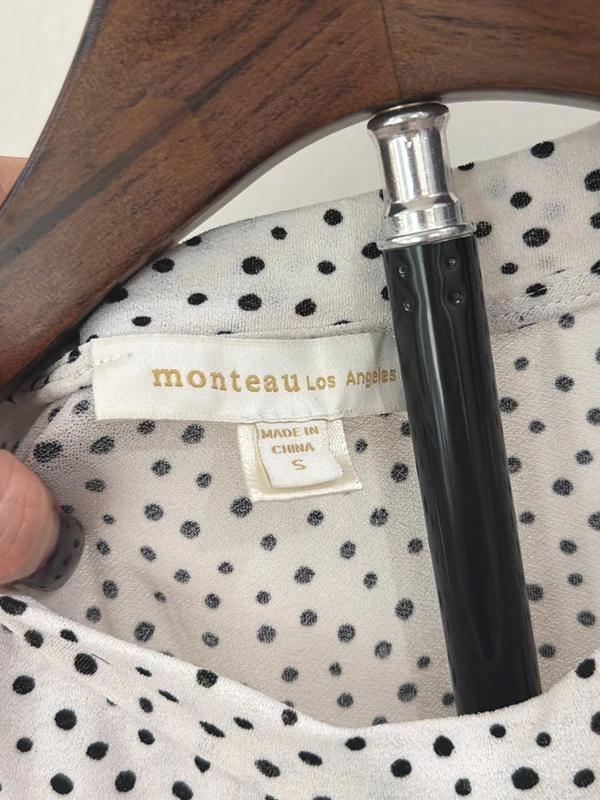 Monteau Los Angeles brand and size S label