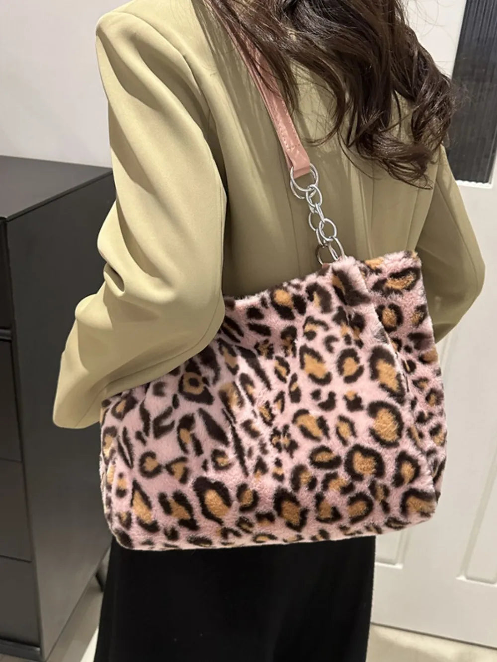 Women’s Faux Fur Leopard Shoulder Bag Chain Strap Soft Slouchy Handbag