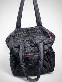 Women’s Vera Bradley Black Featherweight Quilted Zip Tote Bag for Everyday Carry