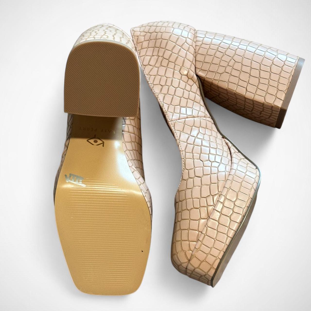 Katy Perry Croc-Embossed Platform Pumps Size 6