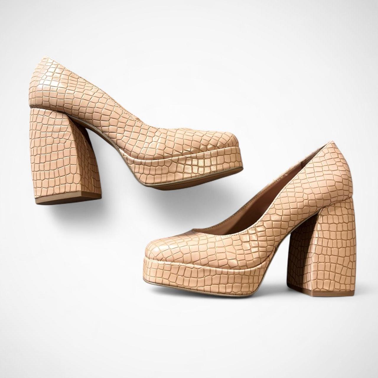 Katy Perry Croc-Embossed Platform Pumps Size 6