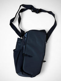 Magnetic Gym Water Bottle Bag – Black Crossbody Workout Shoulder Organizer